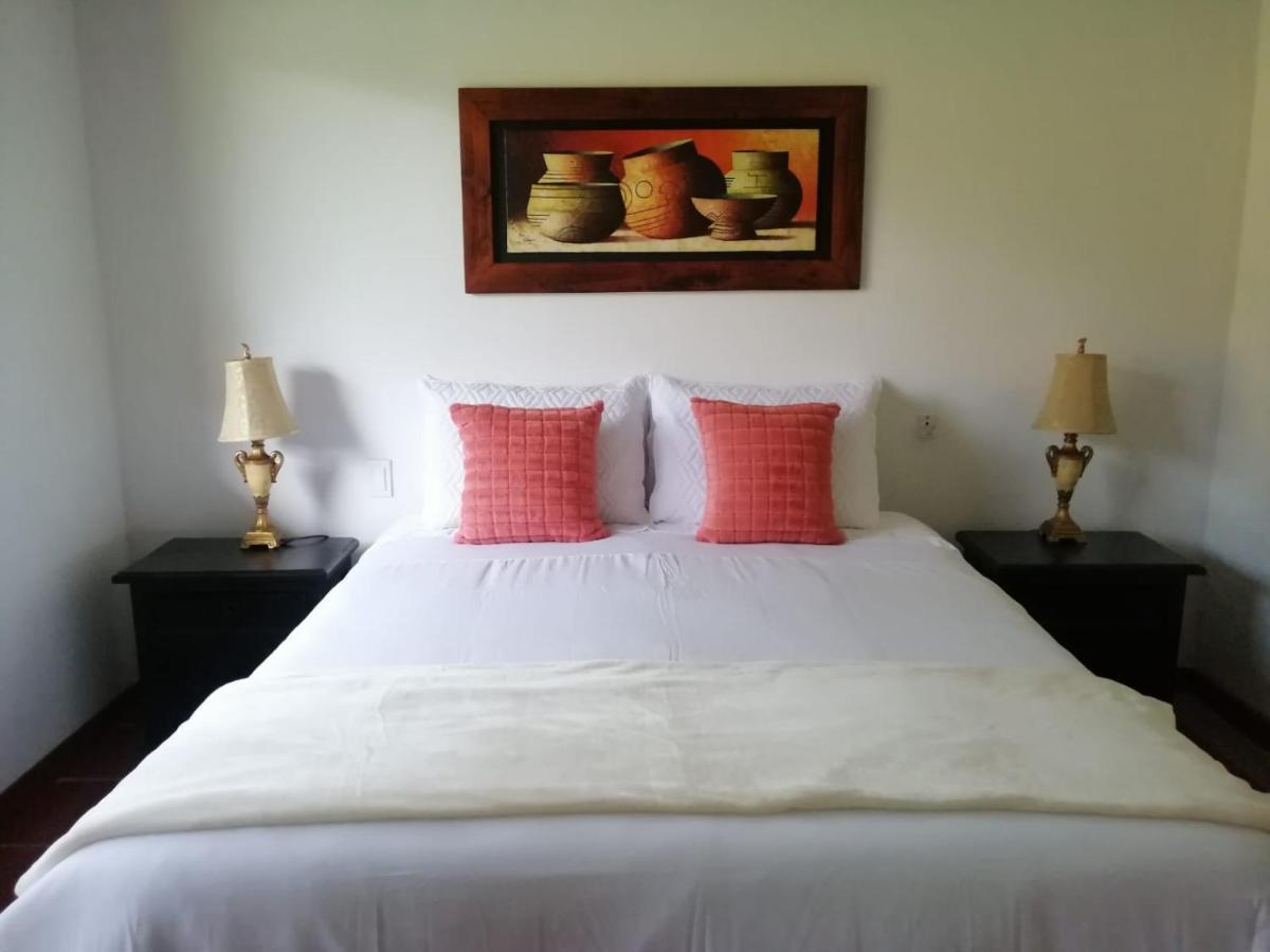 Praga Hotel Campestre Армения Екстериор снимка