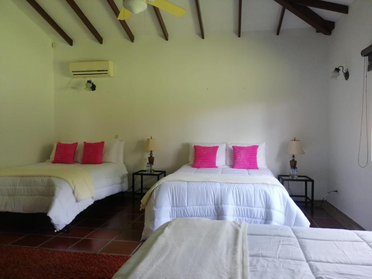 Praga Hotel Campestre Армения Екстериор снимка