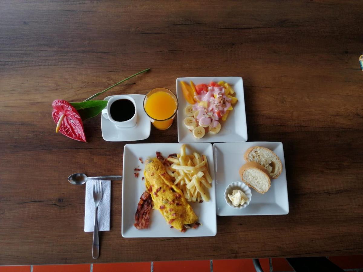 Praga Hotel Campestre Армения Екстериор снимка